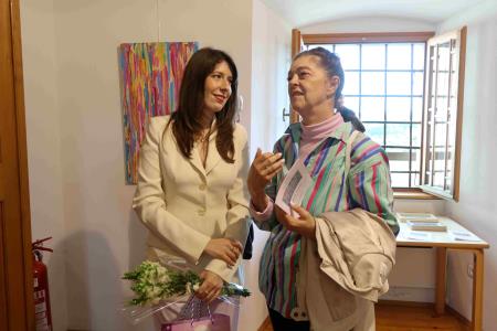 Pogovor dveh umetnic s